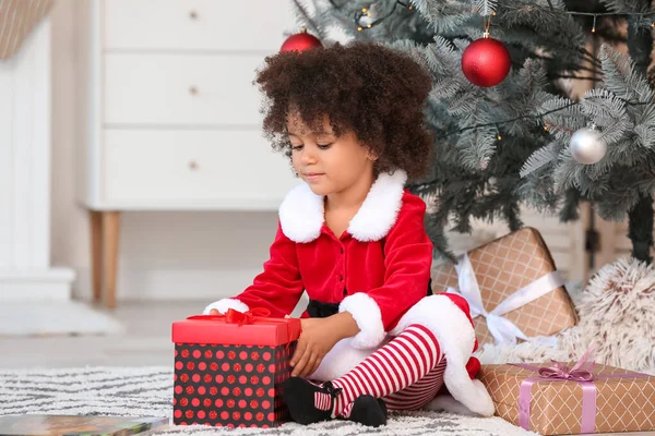 Cute African American Girl Christmas Gifts Home — Stock Photo, Image