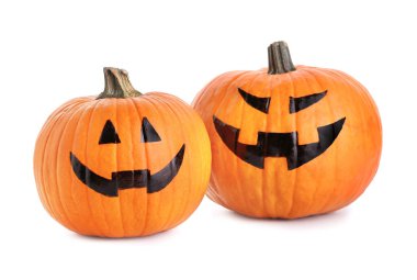 Beyaz arkaplanda Cadılar Bayramı balkabakları