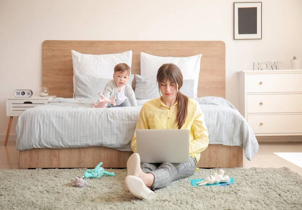 Working Mother Little Son Bedroom Home — Stock Photo, Image