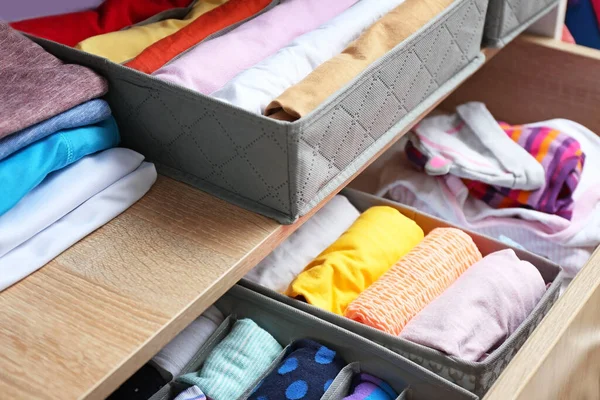 Organizers Clean Clothes Closet — Stock Photo, Image