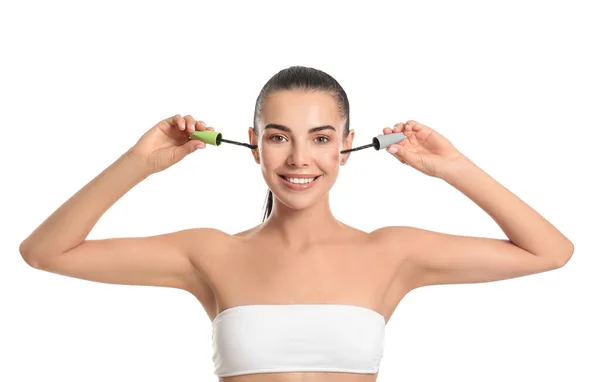 Belle Jeune Femme Avec Mascara Sur Fond Blanc — Photo