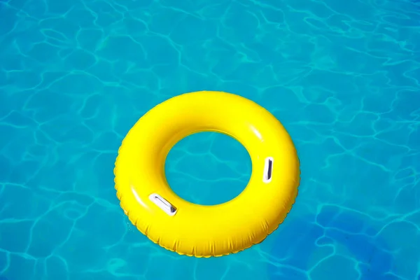 Yellow Inflatable Ring Swimming Pool — Stock Photo, Image