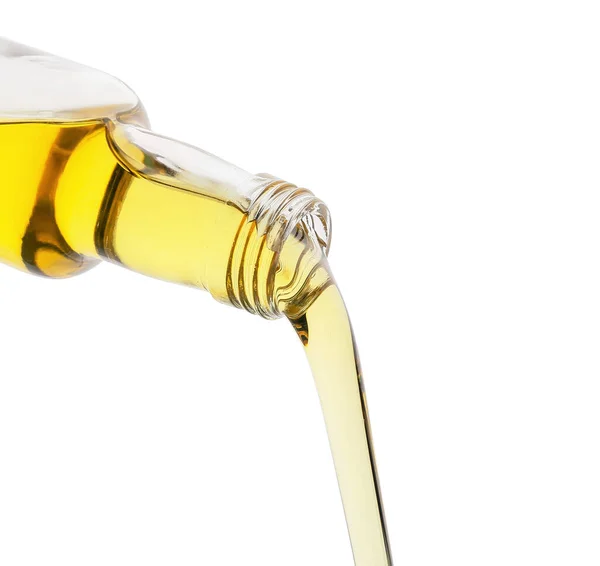 Gießen Von Frischem Olivenöl Aus Der Flasche Auf Weißem Hintergrund — Stockfoto