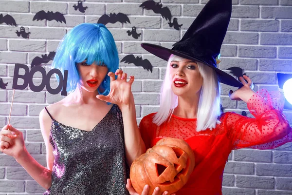 Mooie Jonge Vrouwen Halloween Feest — Stockfoto