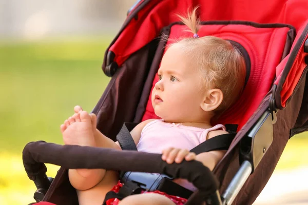 Bébé Mignon Poussette Extérieur — Photo