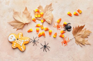 Cadılar Bayramı kompozisyonu ve arkaplanda lezzetli mısır şekerleri