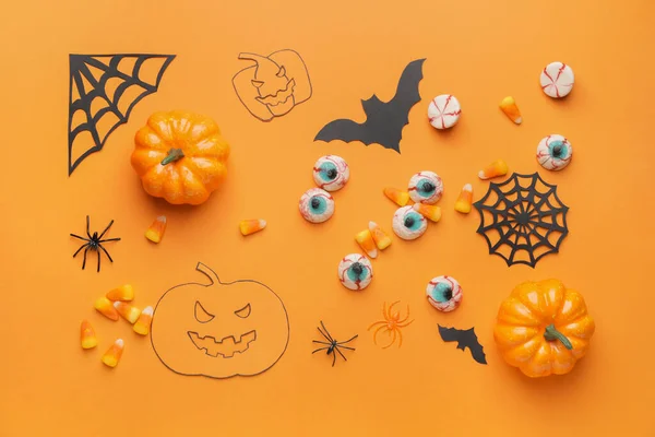 Composição Halloween Com Guloseimas Saborosas Fundo Cor — Fotografia de Stock