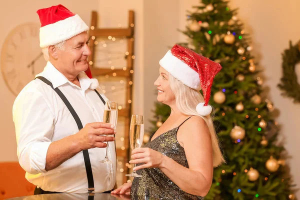 Elderly Couple Celebrating Christmas Home — Stock Photo, Image