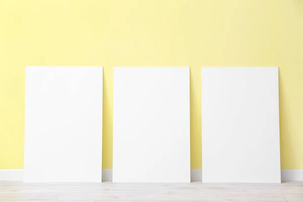 Blank Posters Color Wall — Stock Photo, Image