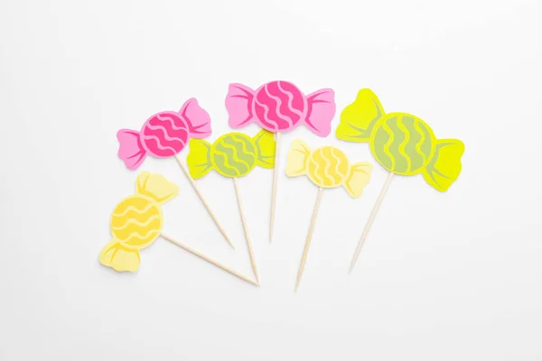 Stijlvolle Cupcake Toppers Witte Achtergrond — Stockfoto