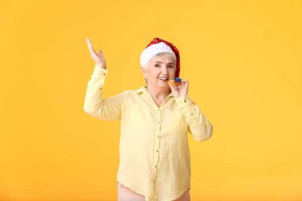 Elderly Woman Santa Hat Color Background — Stock Photo, Image