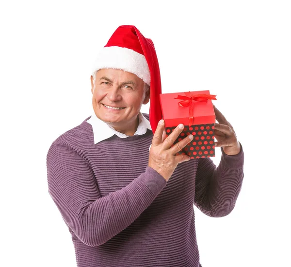 Älterer Mann Mit Weihnachtsgeschenk Auf Weißem Hintergrund — Stockfoto