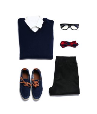 Beyaz arka planda şık okul üniforması