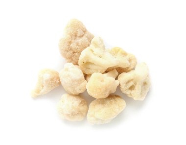 Donmuş karnabahar beyaz arka planda