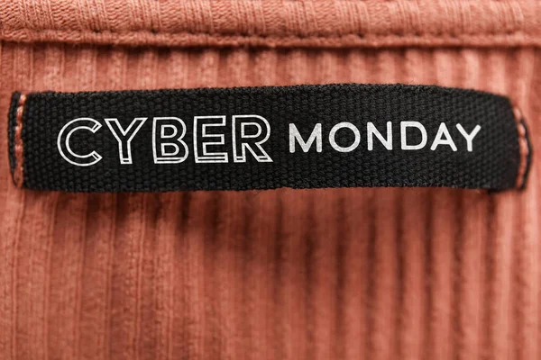 Текст Cyber Monday Етикетці Одягу Крупним Планом — стокове фото