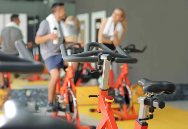 Bicicleta Exercício Moderna Ginásio — Fotografia de Stock