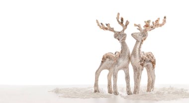 Beyaz arka planda güzel bir Noel kompozisyonu