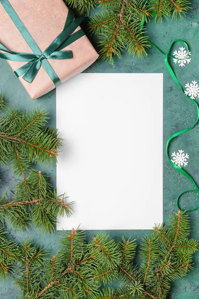 Beautiful Christmas Gift Empty Card Color Background — Stock Photo, Image