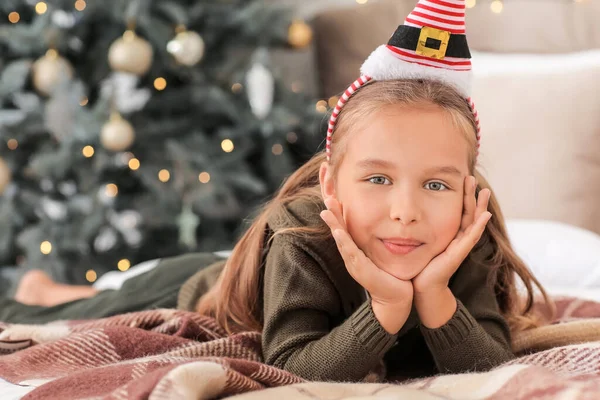 Cute Little Girl Home Christmas Eve — Stock Photo, Image