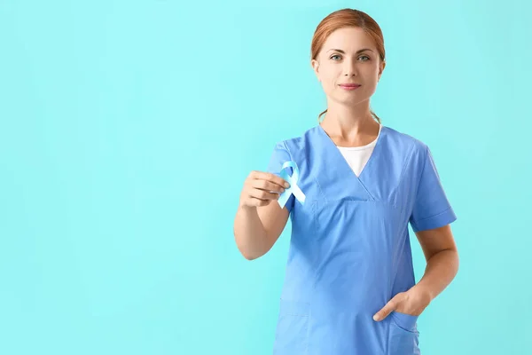 Dokter Met Blauw Lint Kleur Achtergrond Begrip Diabetesbewustzijn — Stockfoto