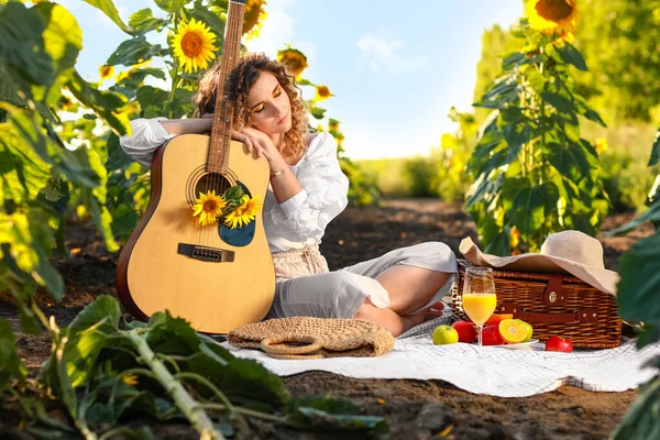 Beautiful Young Woman Guitar Sunflower Field — Stock Photo, Image