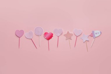 Renkli kapkek kaplamaları