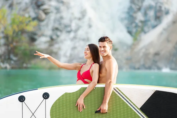 Young Couple Board Sup Surfing River — Stock Photo, Image