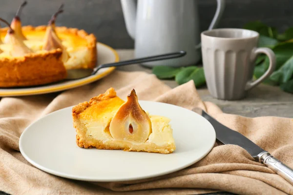 Plate Tasty Pear Cake Table — Stock Photo, Image