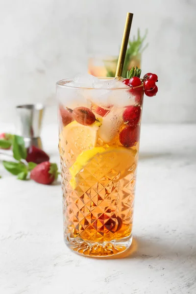 Glass Fresh Fruit Mojito Cocktail Table — Stock Photo, Image