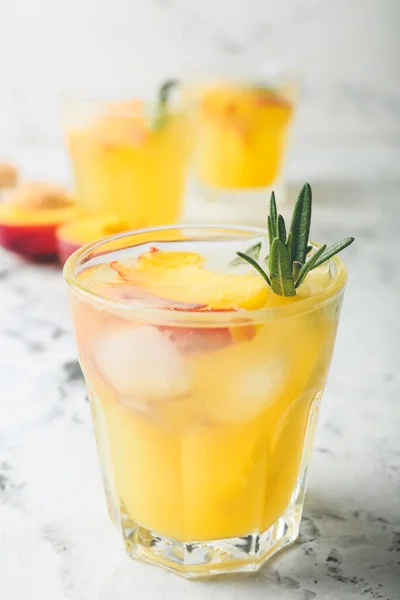 Glass Fresh Peach Mojito Cocktail Table — Stock Photo, Image