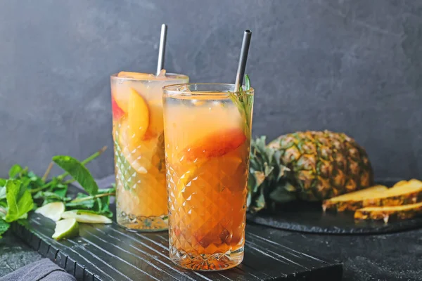 Bril Van Vers Fruit Mojito Cocktail Tafel — Stockfoto