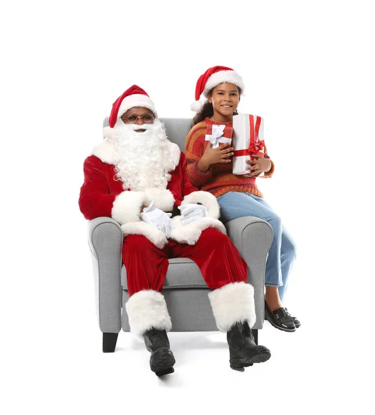Афро Американский Санта Клаус Симпатичной Маленькой Девочкой Белом Фоне — стоковое фото