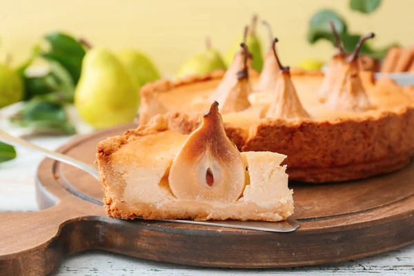 Board Tasty Pear Cake Table — Stock Photo, Image
