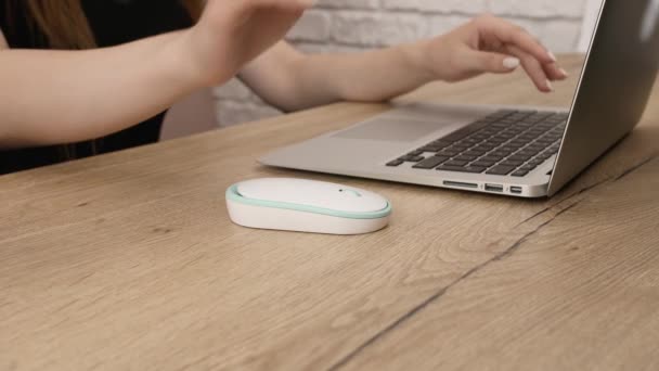 Woman Using Mouse While Working Computer Table — Stock Video