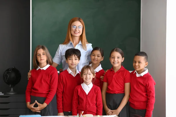 Kinderen Met Leraar Klas — Stockfoto