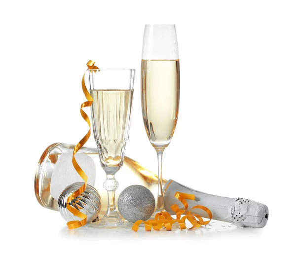 Nieuwjaarscompositie Met Champagne Witte Achtergrond — Stockfoto