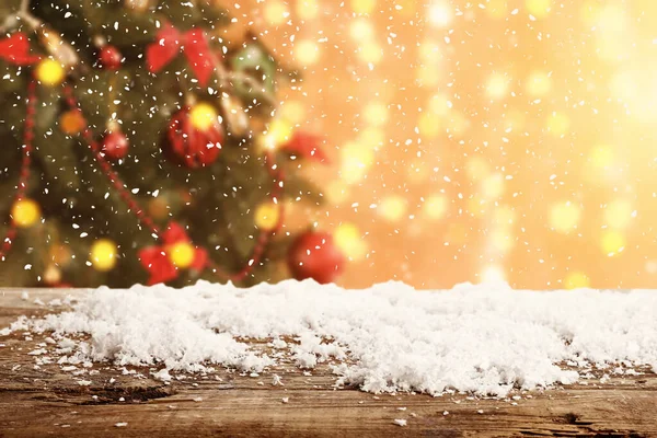 Vista Vicino Del Tavolo Legno Contro Albero Natale Incandescente — Foto Stock