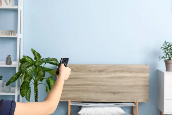 Young Woman Watching Home — Stock Photo, Image