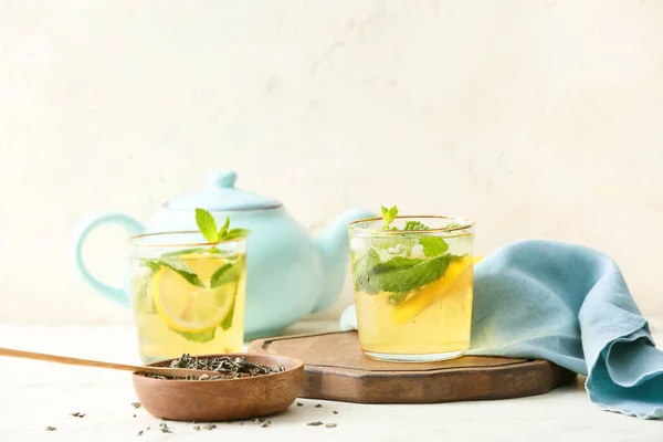 Glasses Tasty Cold Ice Tea Table — Stock Photo, Image