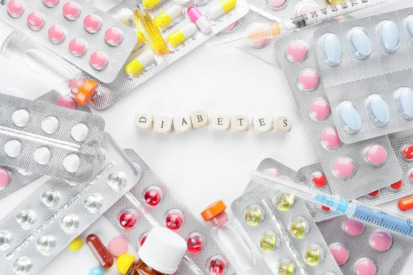 Φάρμακα Λέξη Διαβητεσ Λευκό Φόντο — Φωτογραφία Αρχείου