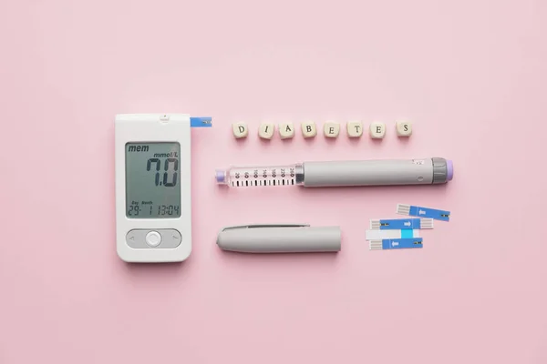 Glucometer Test Strips Syringe Word Diabetes Color Background — Stock Photo, Image