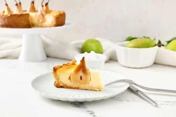 Plate Tasty Pear Cake Table — Stock Photo, Image
