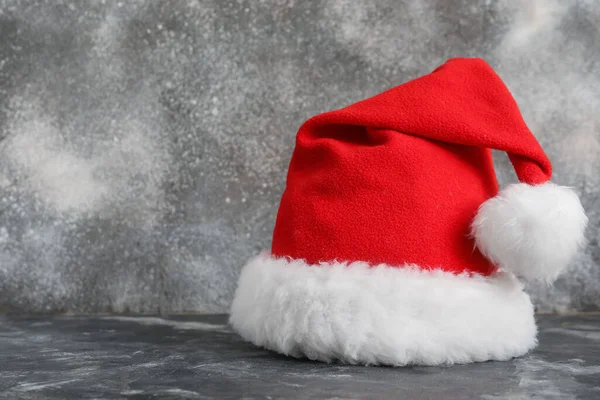 Santa Hat Grey Background — Stock Photo, Image