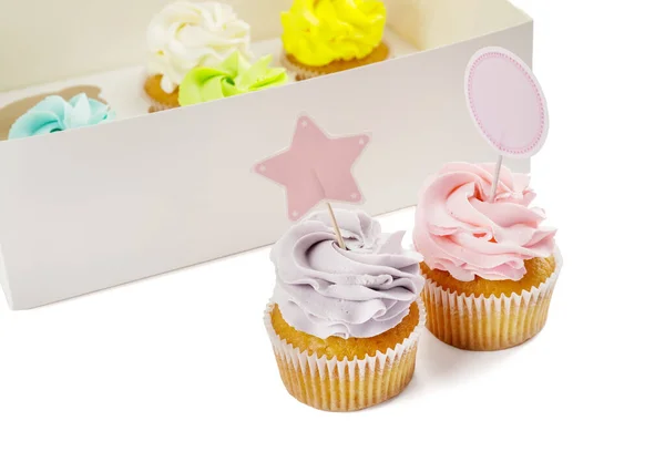 Caixa Com Cupcakes Saborosos Fundo Branco — Fotografia de Stock