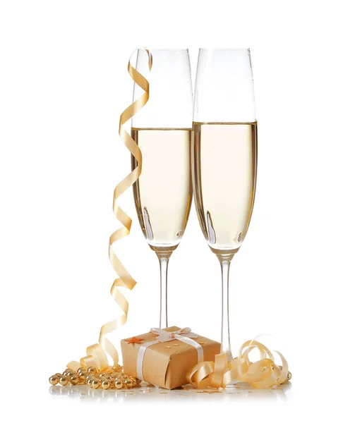 Nieuwjaarscompositie Met Champagne Witte Achtergrond — Stockfoto