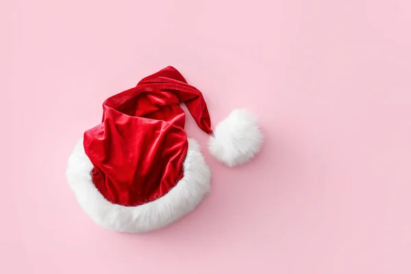Καπέλο Άγιος Βασίλης Στο Φόντο Χρώμα — Φωτογραφία Αρχείου