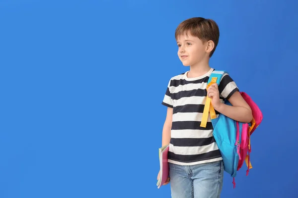 Kleine Schooljongen Kleur Achtergrond — Stockfoto