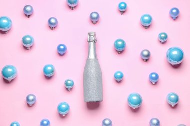 Yeni yıl kompozisyonu şampanyayla renklendirilmiş