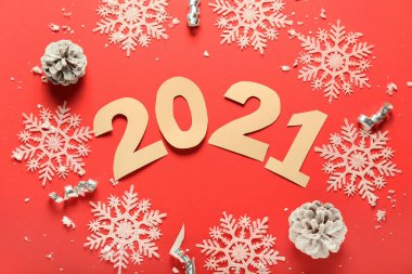Yeni Yıl kompozisyonu ile renk arkaplanı 2021