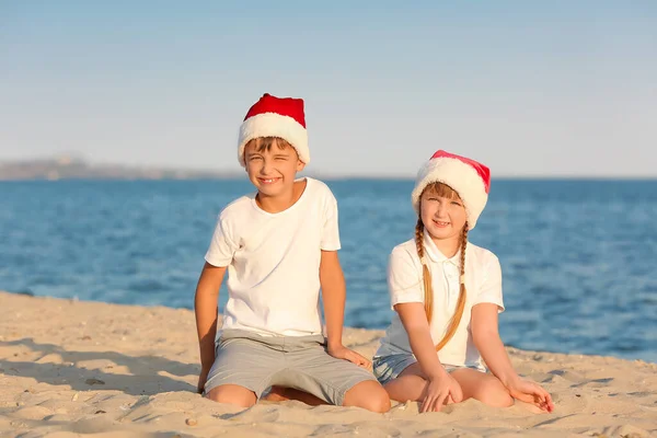 Happy Children Celebrating Christmas Tropical Resort — Stock Photo, Image